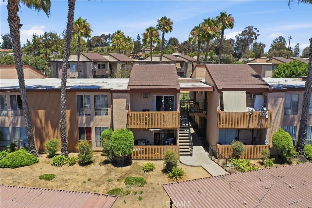 1050 Rock Springs — photo