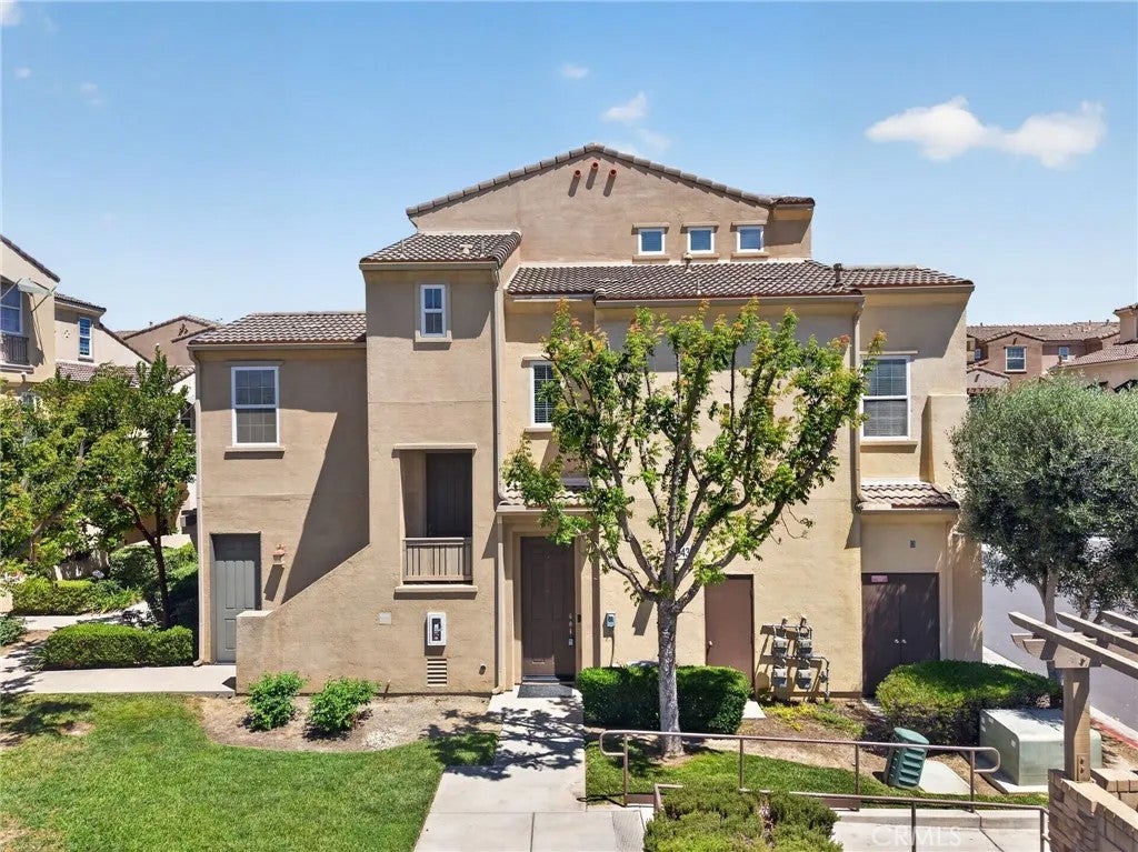 44943 Bellflower Lane 120 — photo