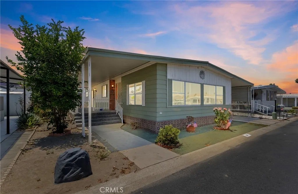 601 N Kirby 50 — photo
