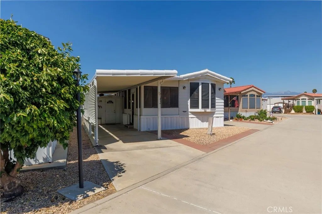 1295 S Cawston 86 — photo