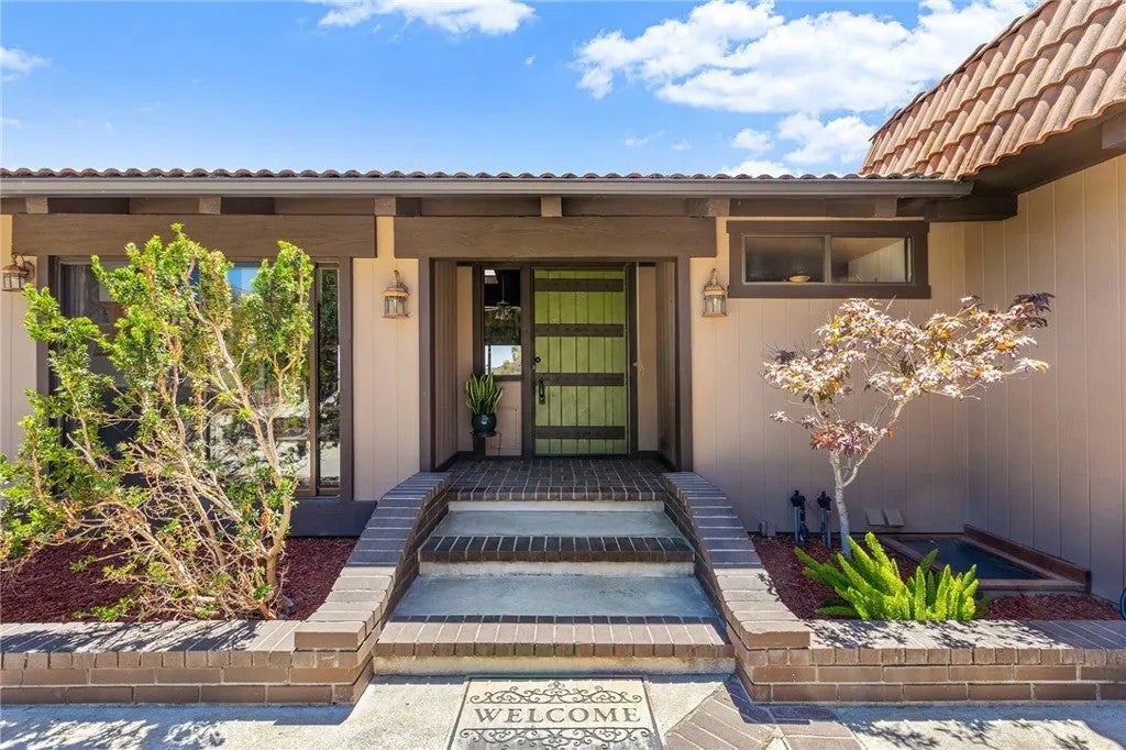 750 Stewart Canyon — photo