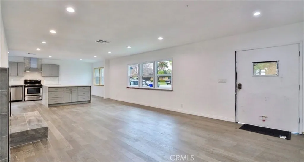 477 E Van Koevering, Rialto, CA 92376 — photo 3