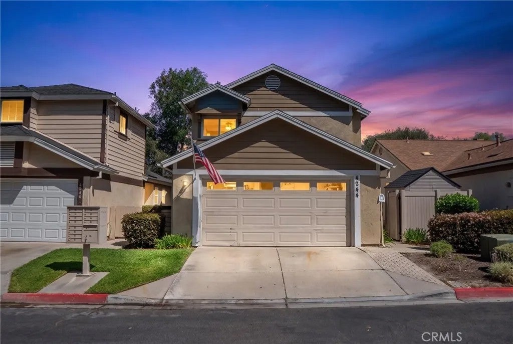 4244 Esperanza — photo