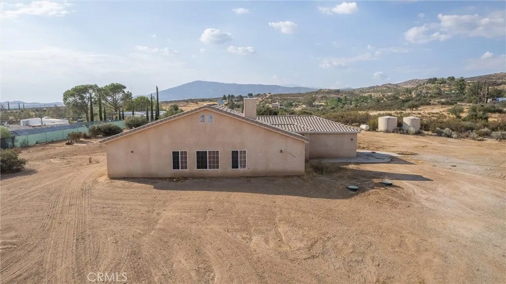 59340 Roger Lane — photo