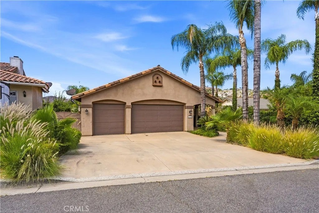 22049 Loch Lomond — photo