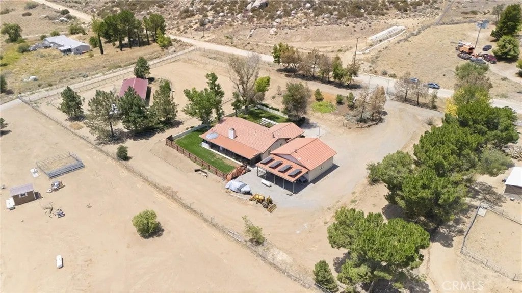 49050 Lake Canyon — photo