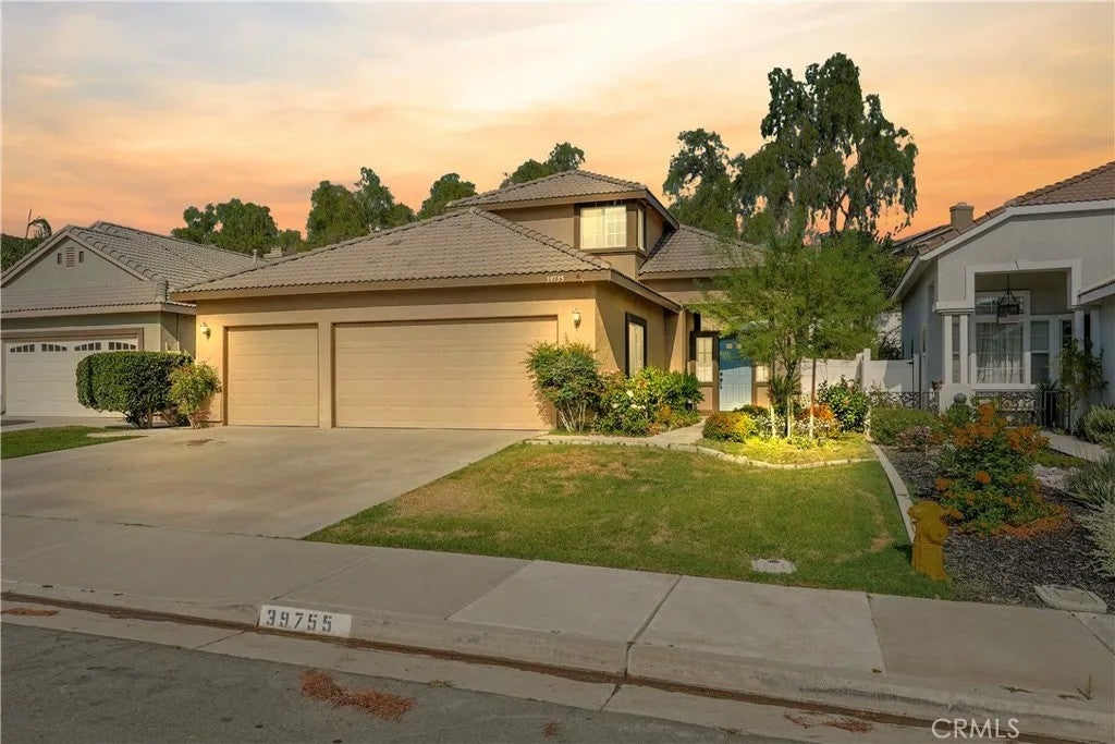 39755 Naples — photo