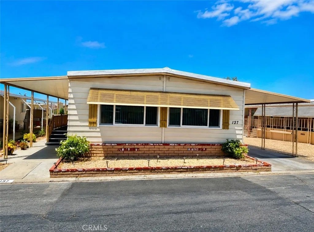 2205 W Acacia 137 — photo