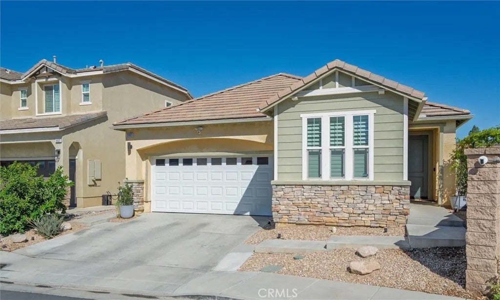 31023 Sedona — photo