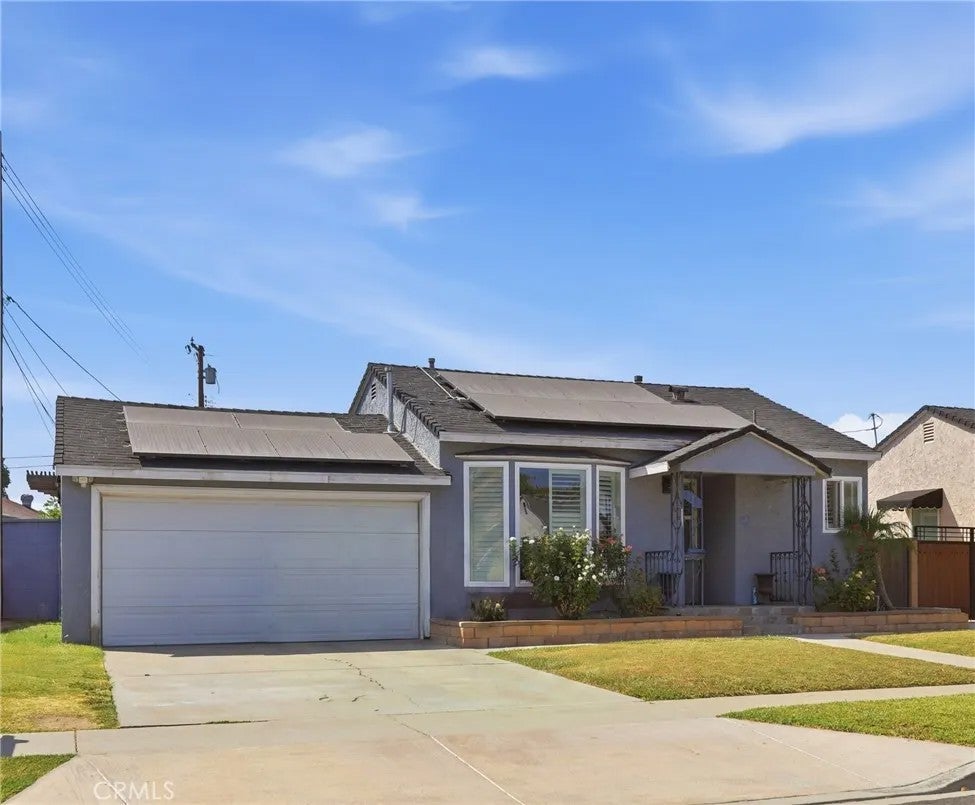 8151 Bradwell — photo