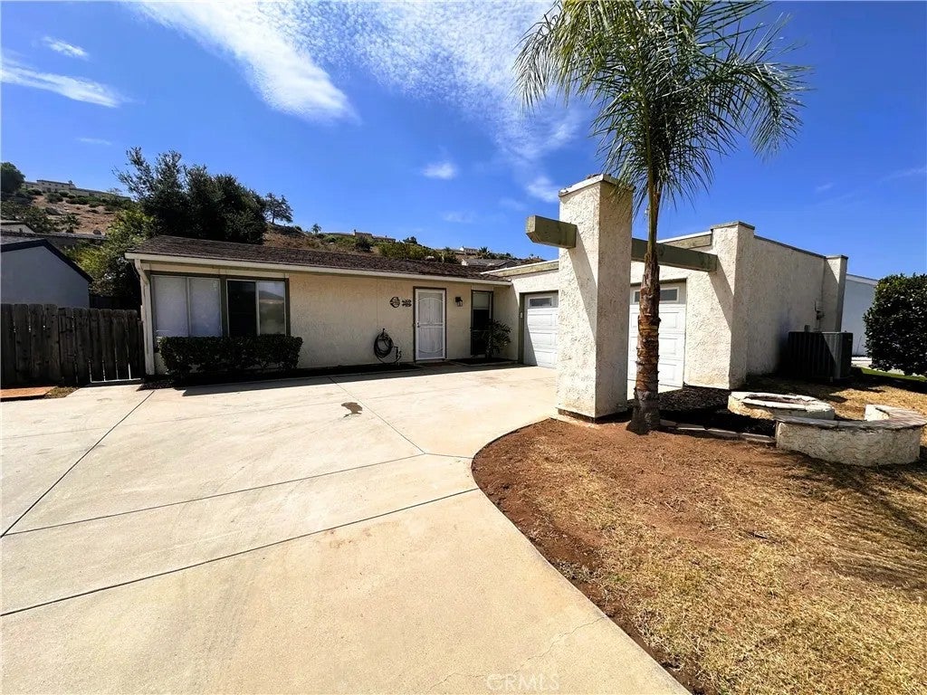 2863 Roseann Avenue — photo