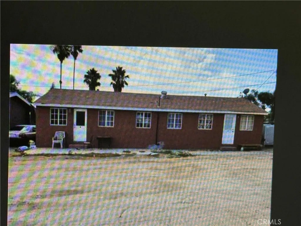 690 N Perris Boulevard C — photo