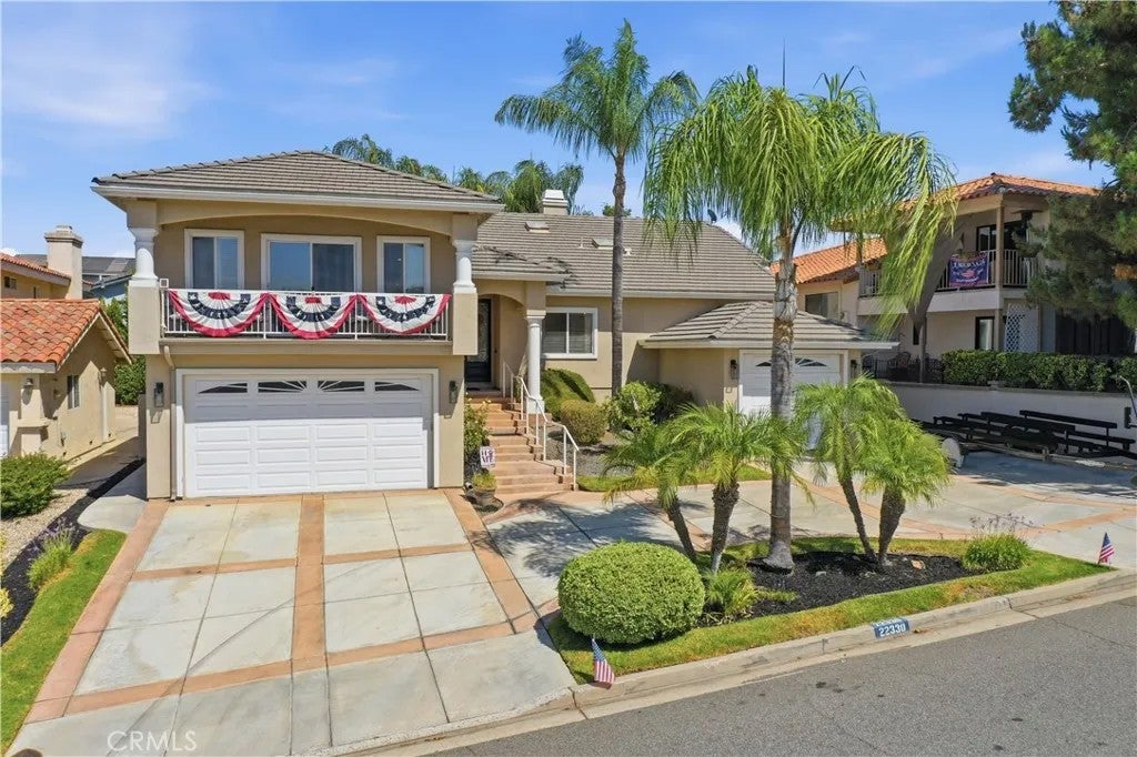 22330 Canyon Lake Dr South — photo