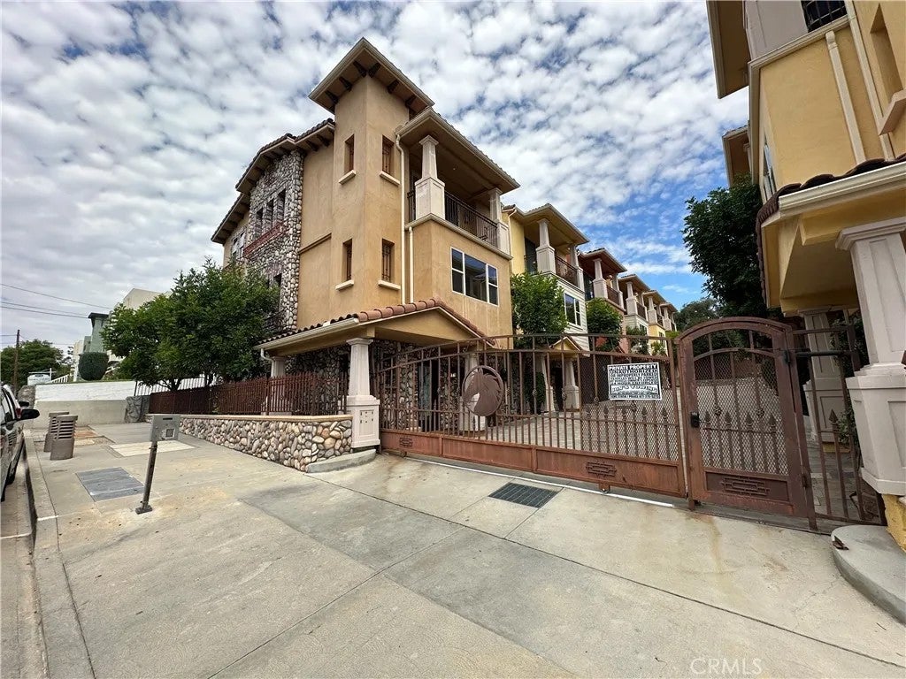 10121 W Amber Court — photo