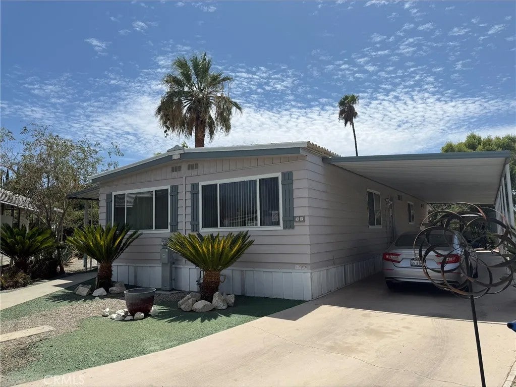 42751 Highway 74 57 — photo