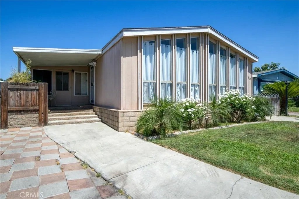 5800 Hamner 560 — photo