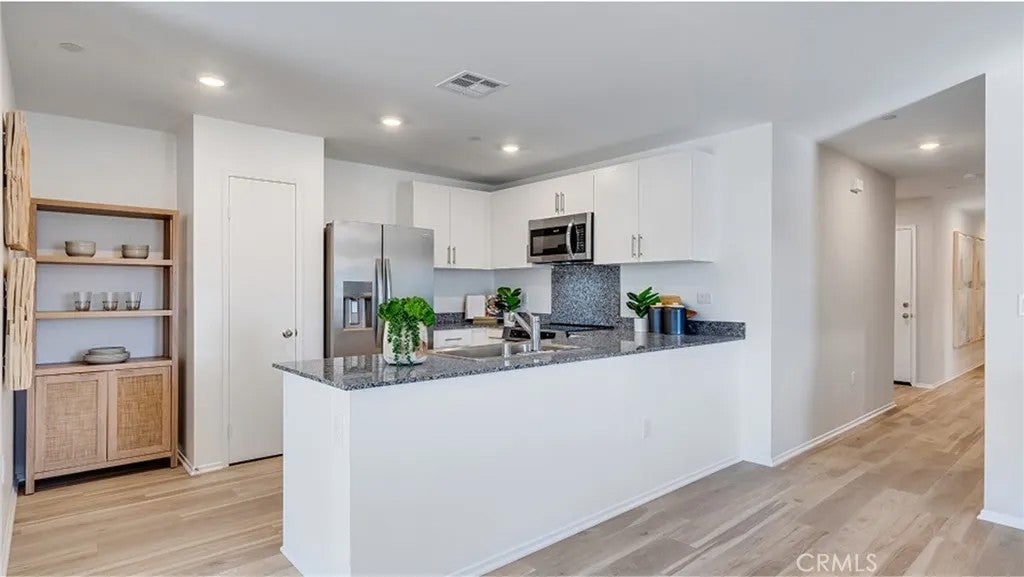 14374 Aurora Court — photo