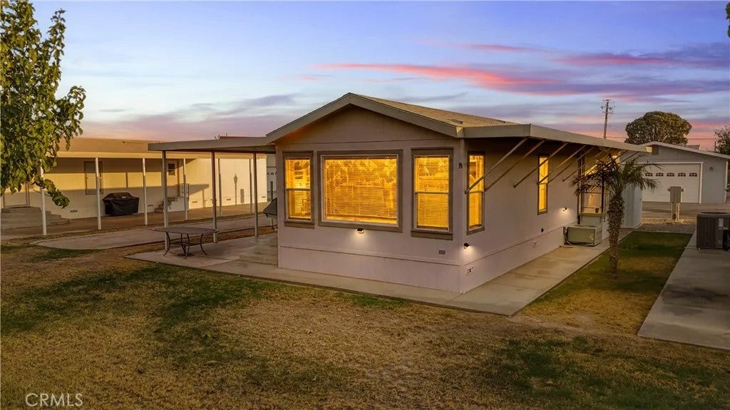 5900 Colorado River 5 — photo