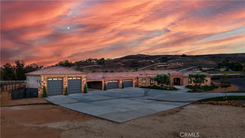 39760 Amber Court — photo