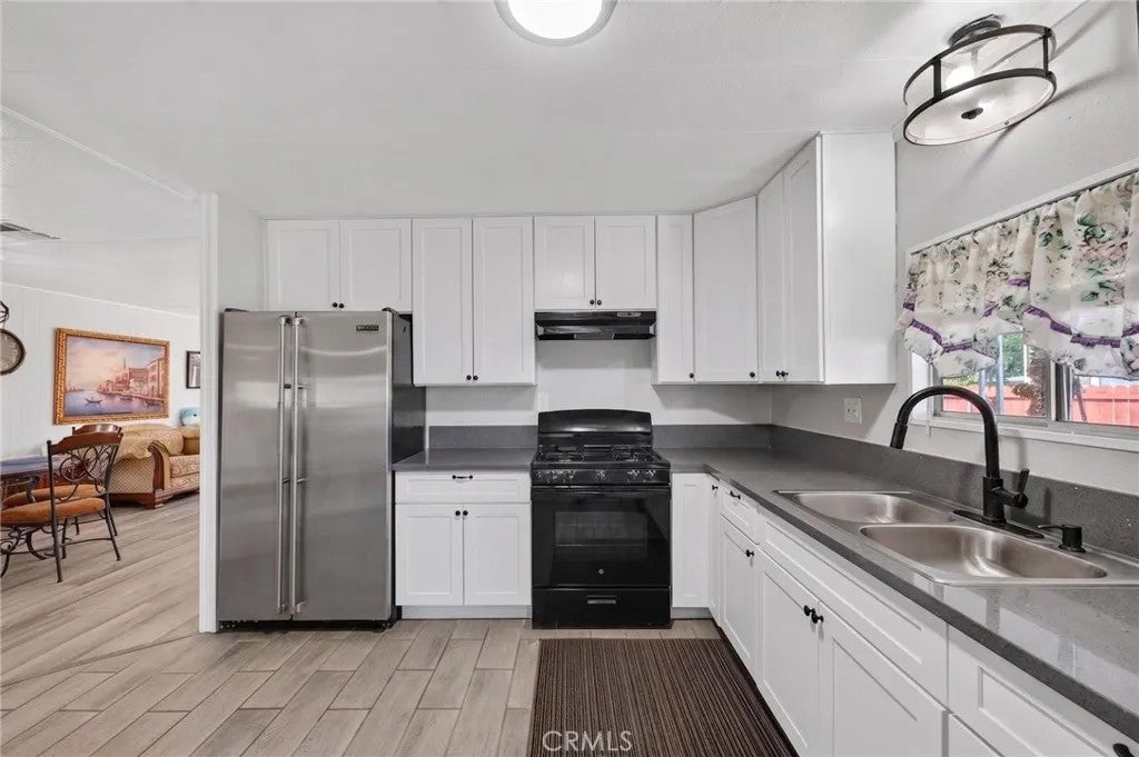 43831 Rassle — photo