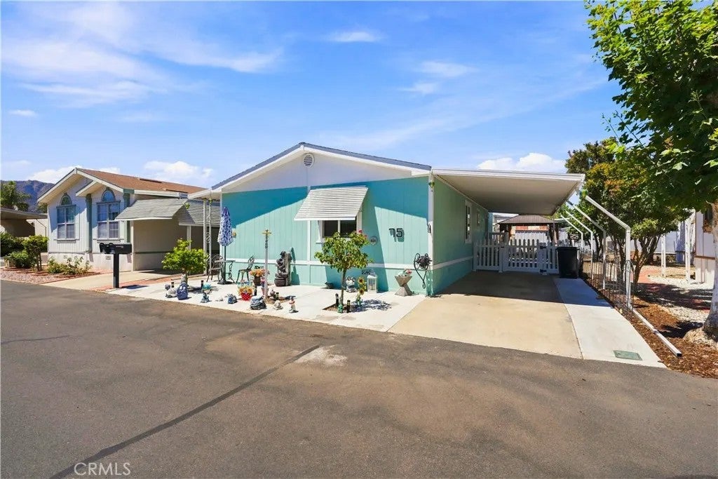 31750 Machado 75 — photo