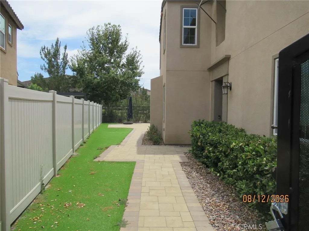 30711 Belmont — photo