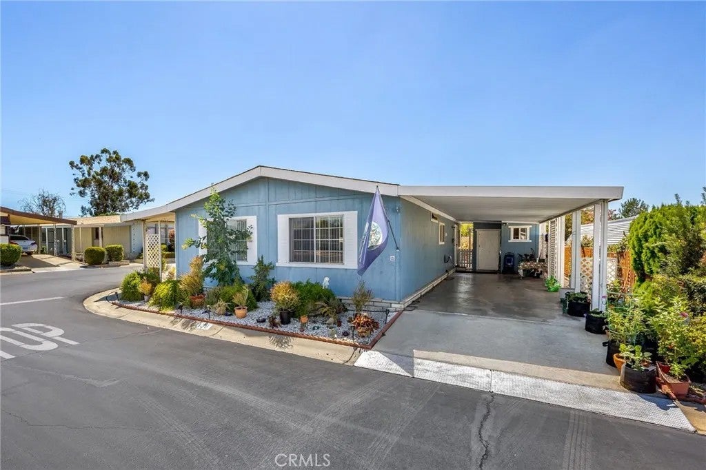 24600 Mountain 136 — photo