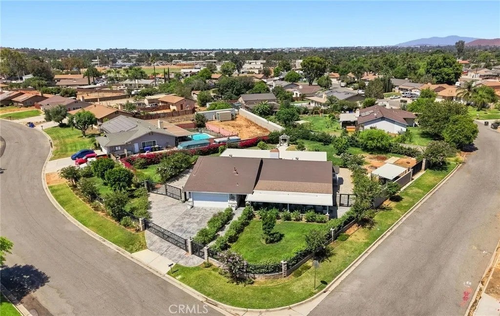 8326 Saddle Creek Drive — photo