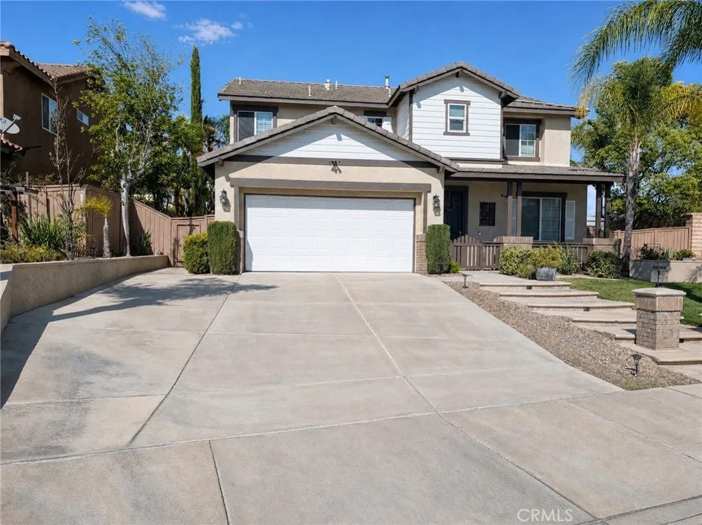 23728 Tatia — photo