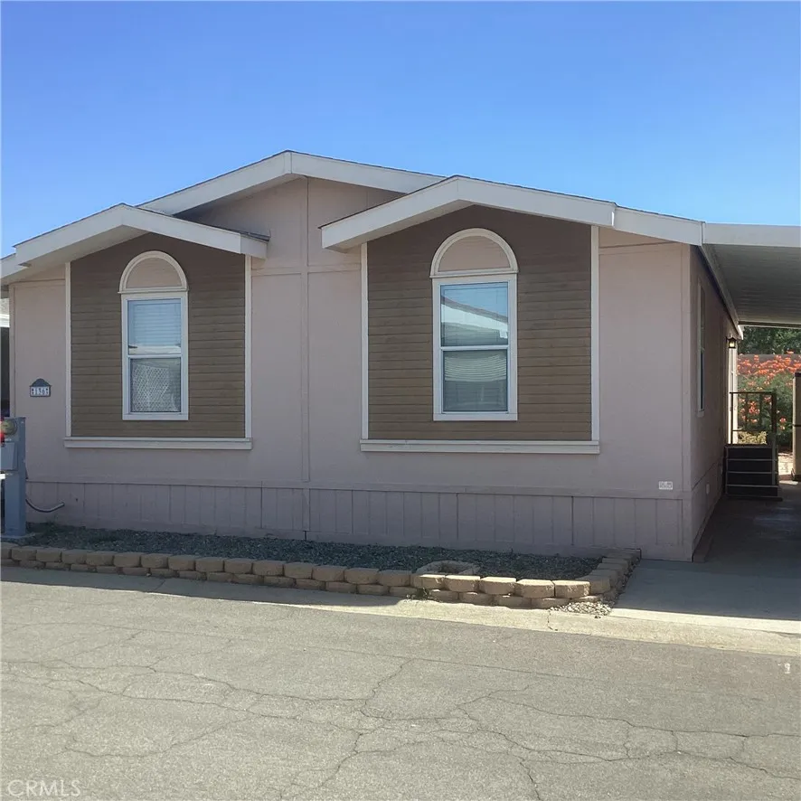 27150 Shadel Unit 136 — photo