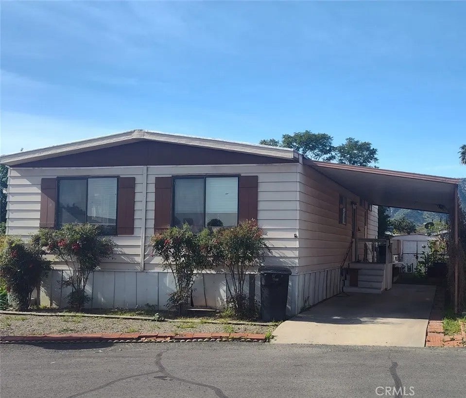 31750 Machado 29 — photo