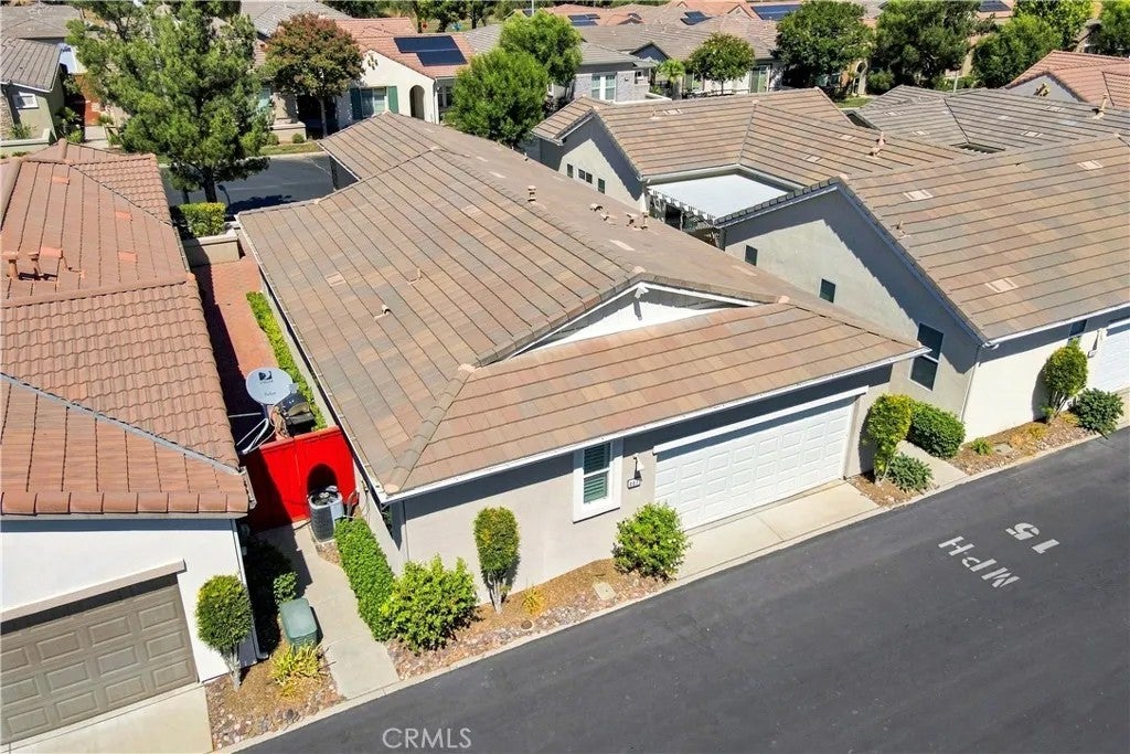 8071 Hazeltine — photo