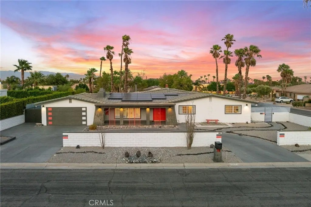 2306 Acacia Road East — photo
