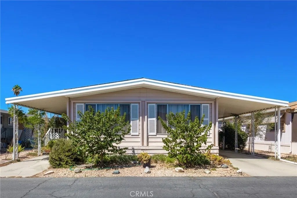 1525 W Oakland 79 — photo