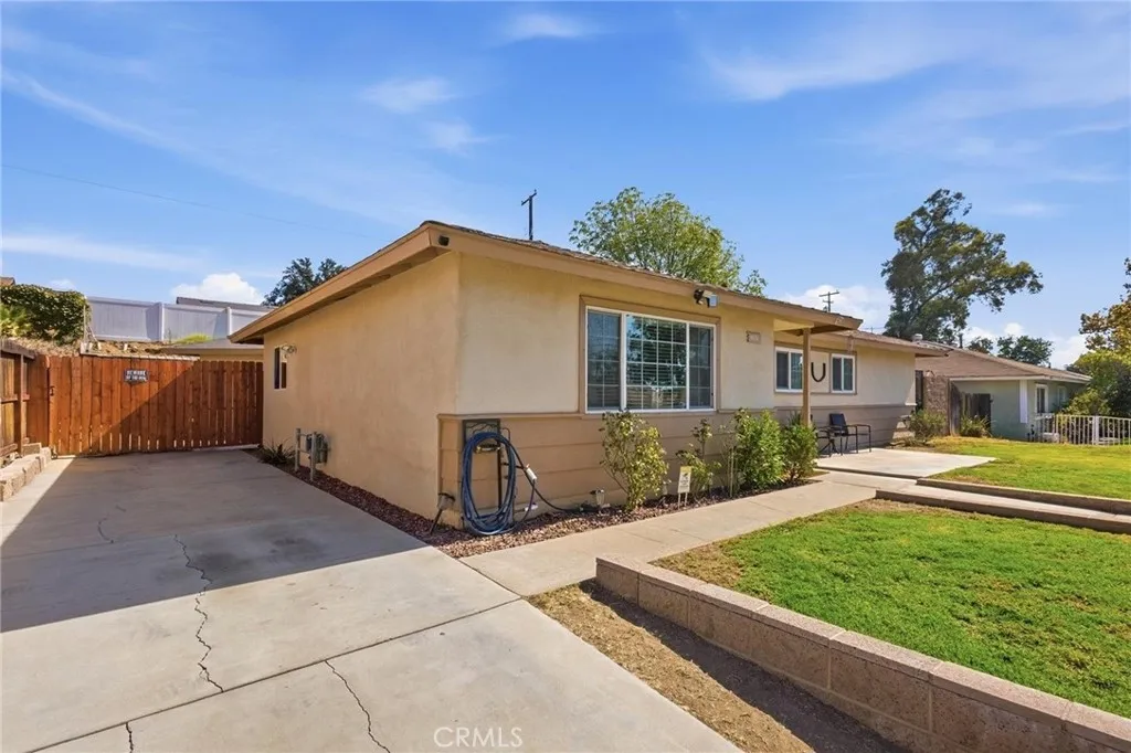 8476 Colorado, Riverside, CA 92504 — photo 2