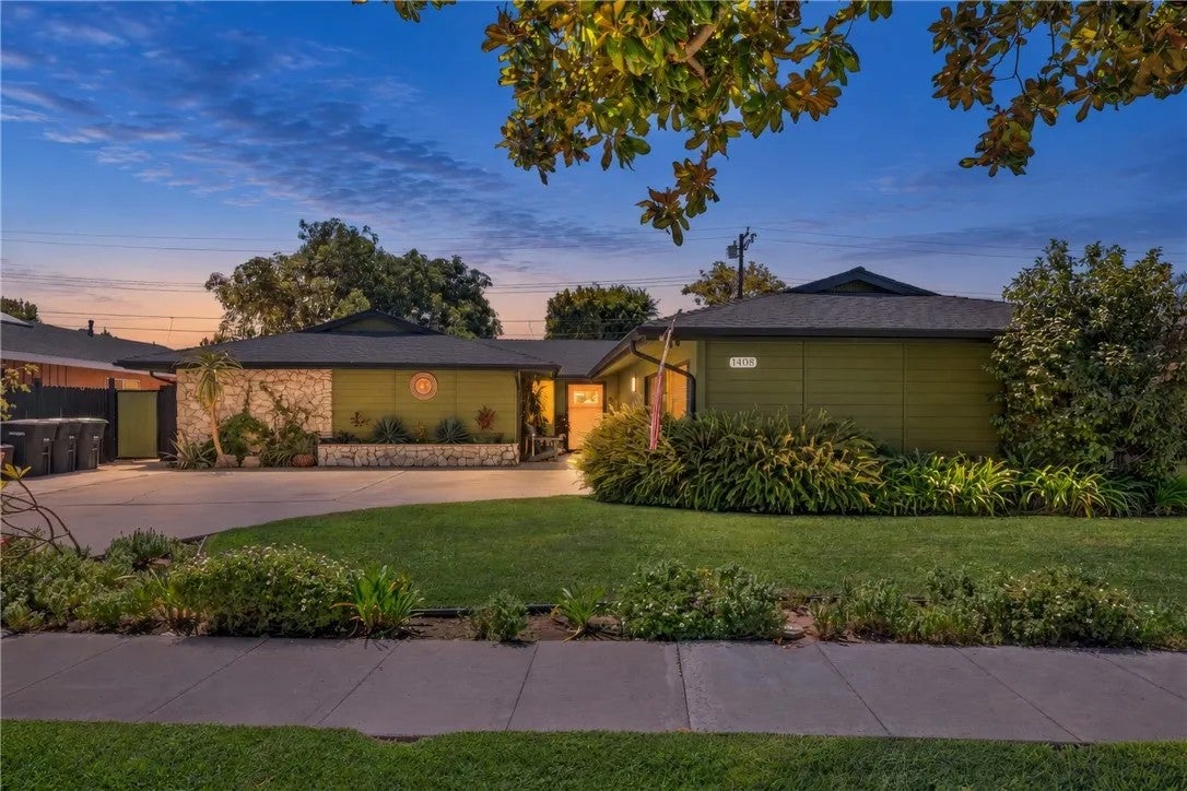 1408 E Fairway Dr — photo