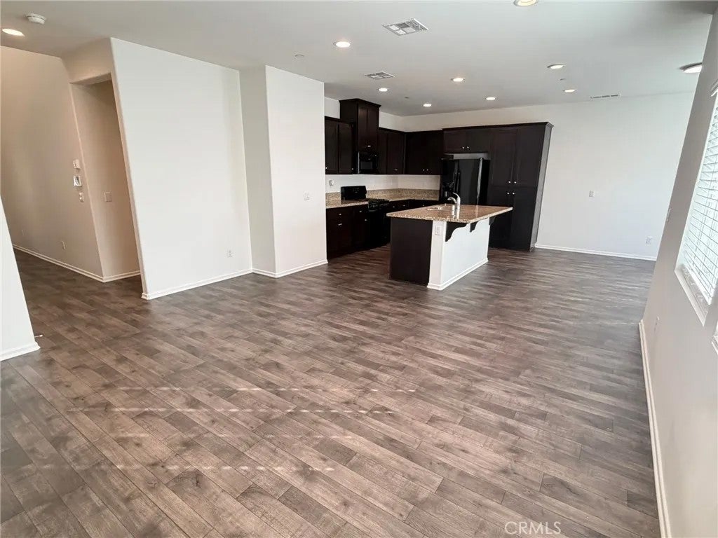 24325 Bay Laurel — photo