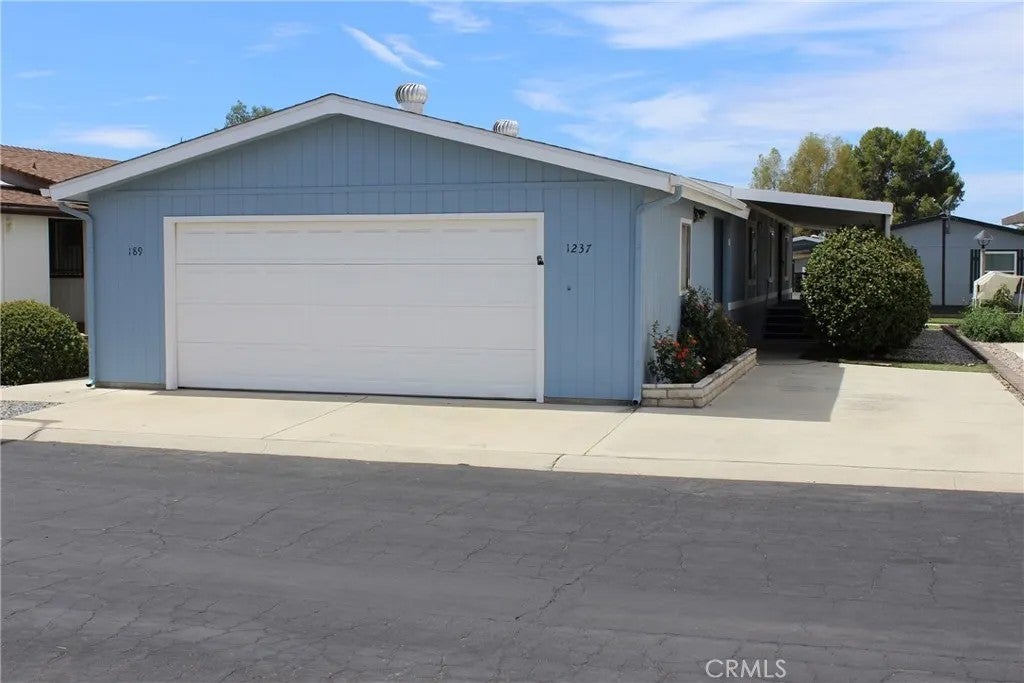 1237 Yellowood Drive — photo