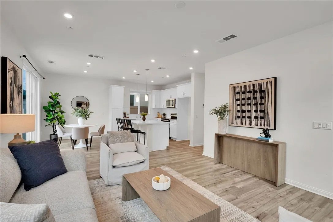 567 Enzo Street 84 — photo
