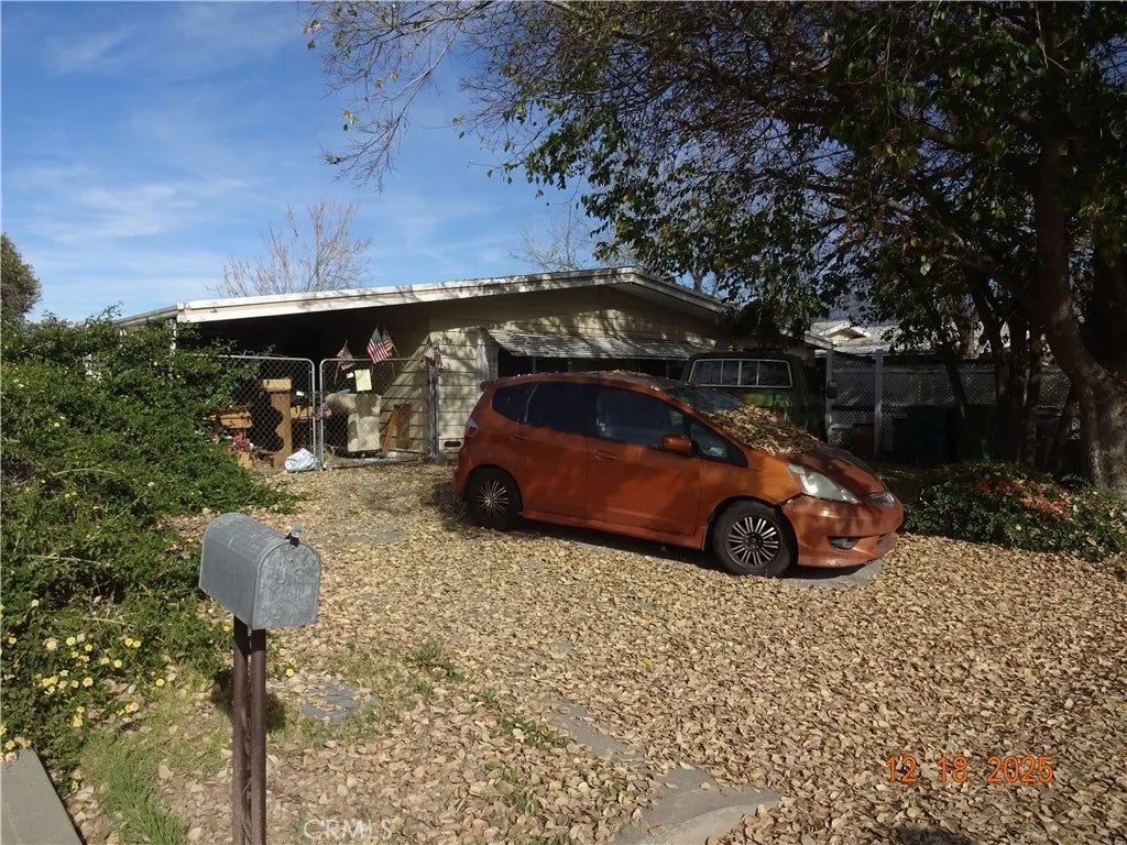 43678 Elliot Court — photo