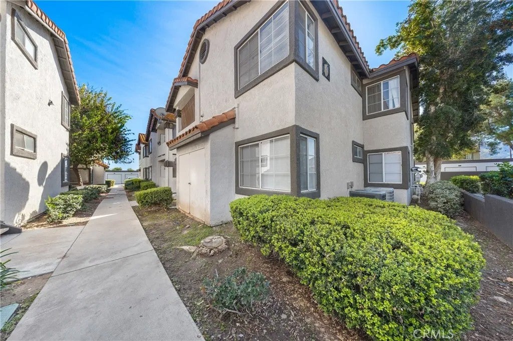 16377 Lakeshore 6K — photo