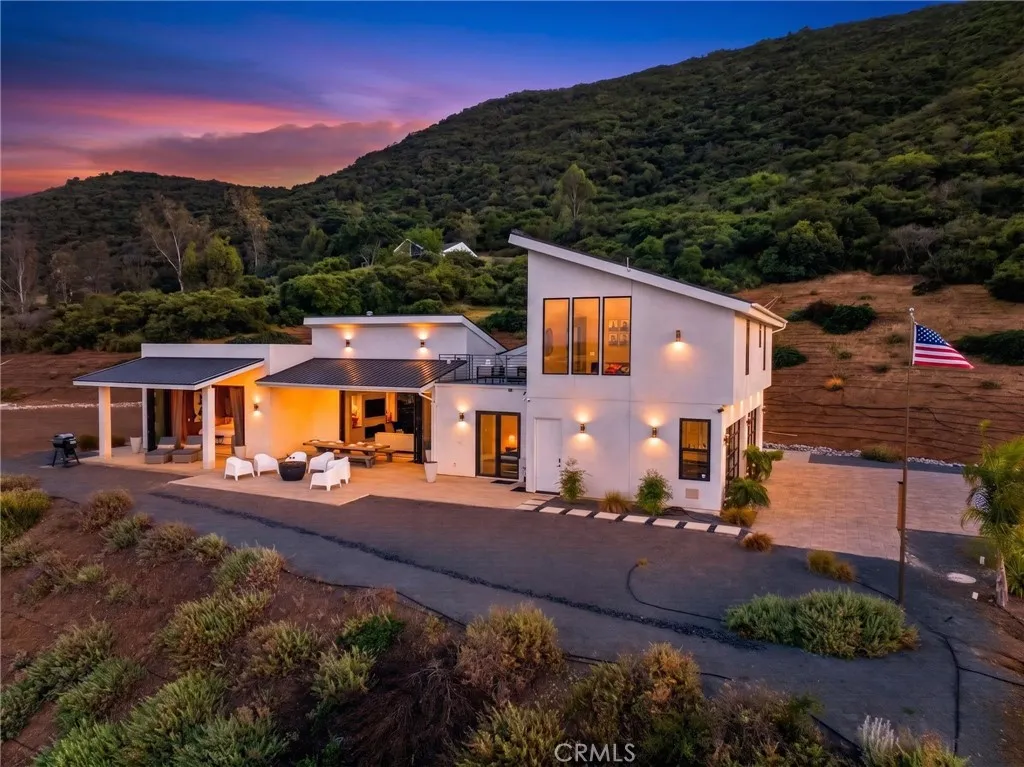 42950 Ivy Street — photo