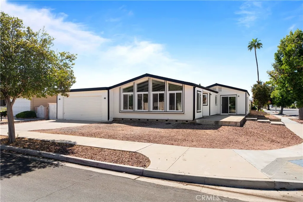 1207 Brentwood — photo