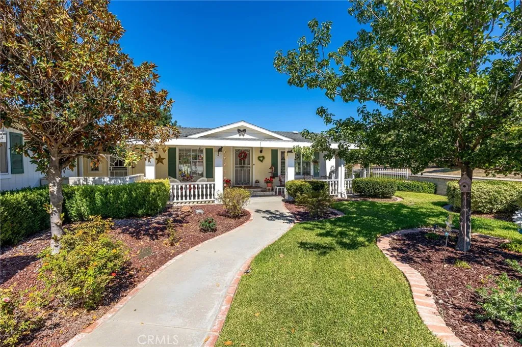 2502 Peach Tree Street — photo