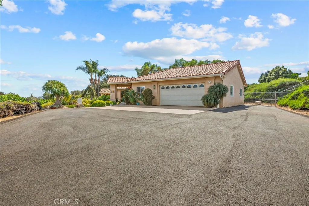 349 Puerta De Lomas, Fallbrook, CA 92028 — photo 3