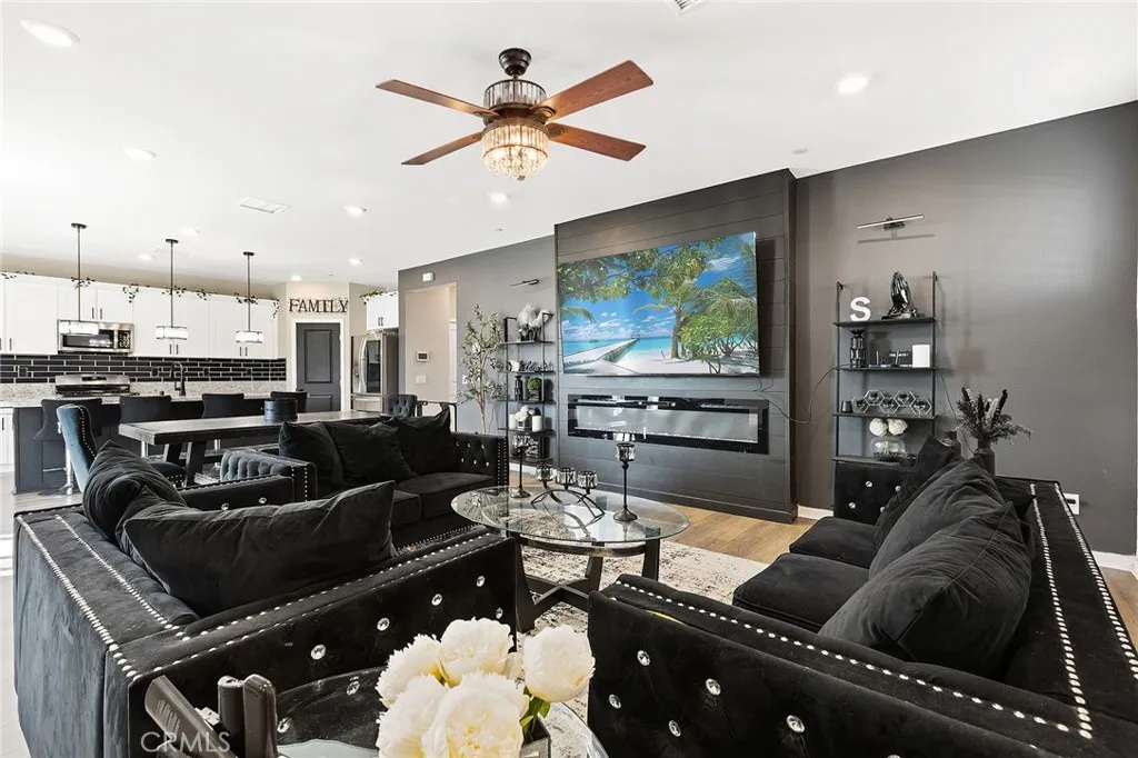 34510 Coconut Circle — photo