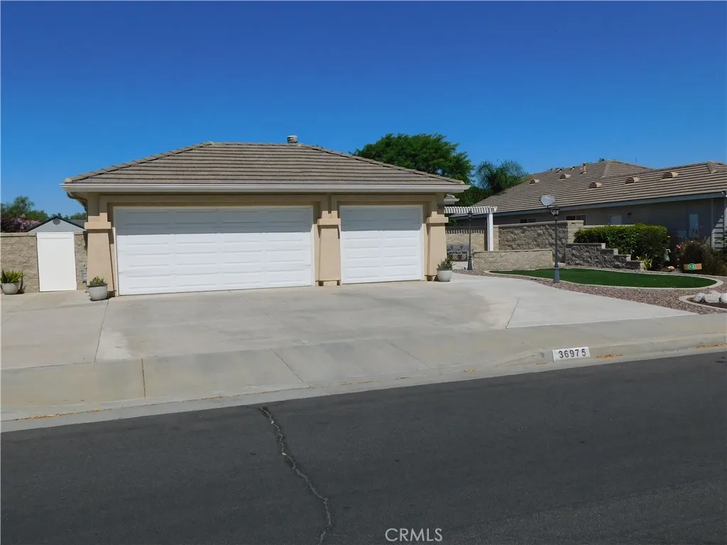 36975 Red Oak, Winchester, CA 92596 — photo 2