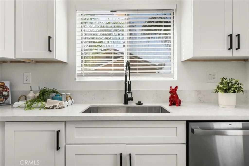 1122 Mirada, Perris, CA 92571 — photo 3