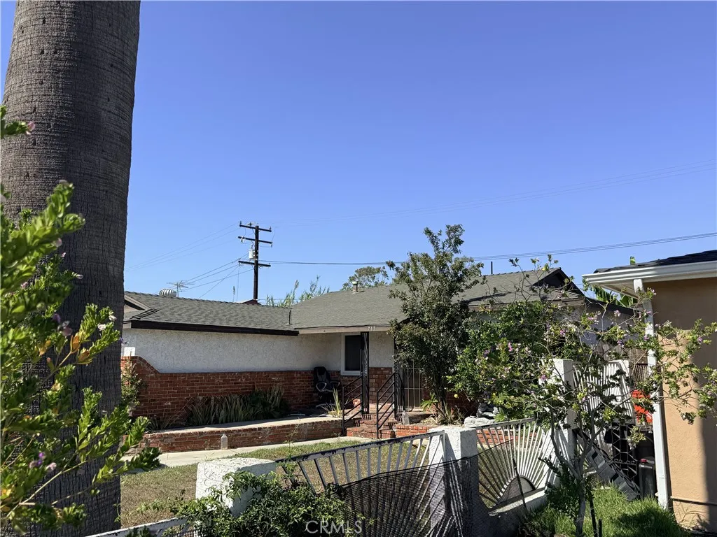 717 E Santa Rita, Compton, CA 90220 — photo 2
