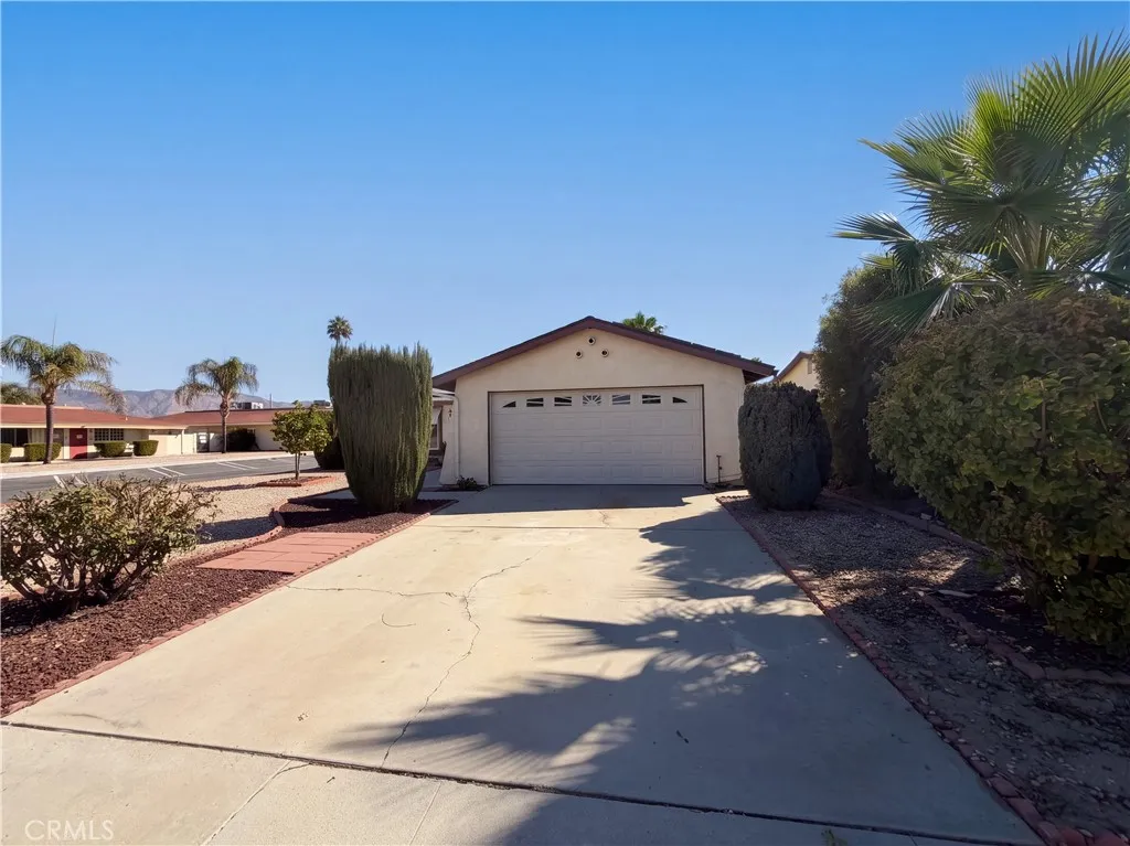 2404 El Rancho Circle — photo